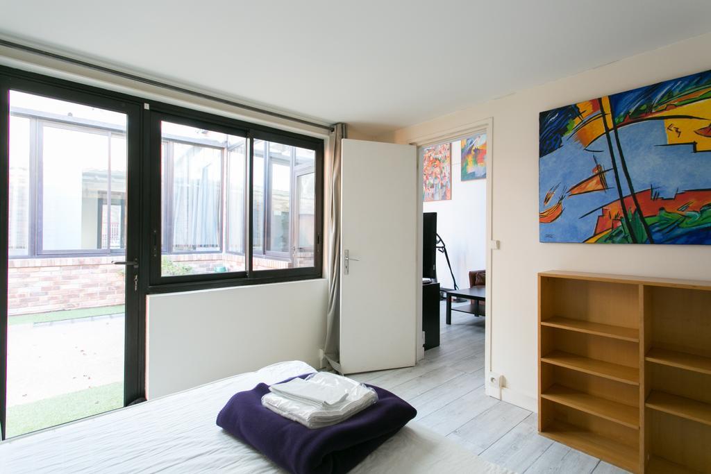 Paris East Side Lodge Pantin Exterior photo