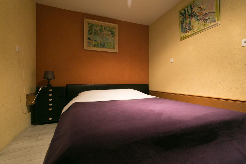Paris East Side Lodge Pantin Room photo