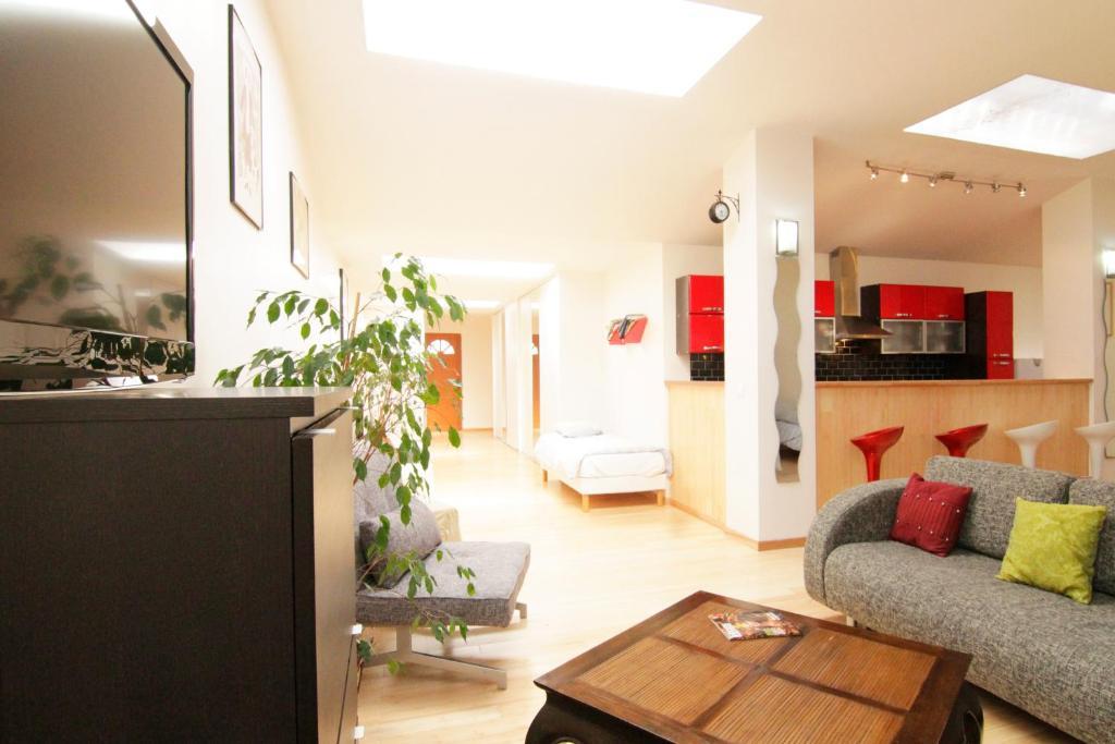 Paris East Side Lodge Pantin Room photo